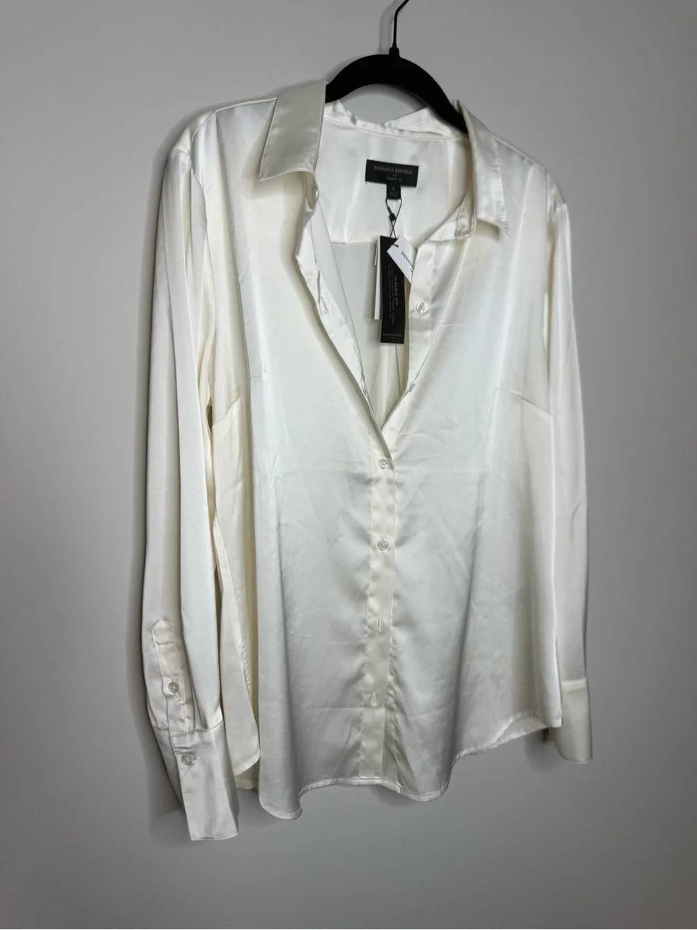 Banana Republic Men's Ivory Satin Button-Up Shirt